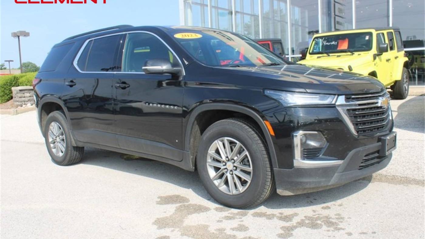 2023 chevrolet traverse lt cloth