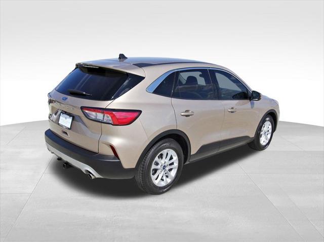 2020 ford escape se