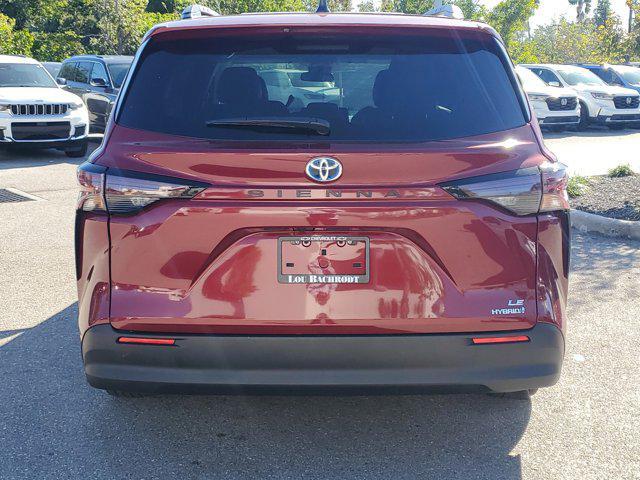 2024 toyota sienna le