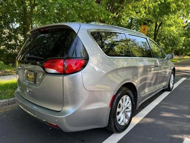 2019 chrysler pacifica touring l 35th anniversary edition van 4d in irvington, new jersey
