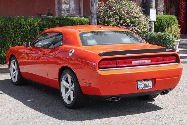 2008 dodge challenger srt8