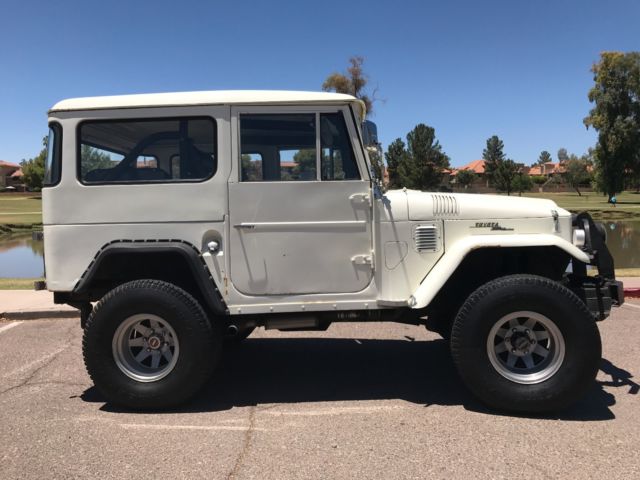 1971 toyota fj40 - 3 tops, chevy 350, automatic