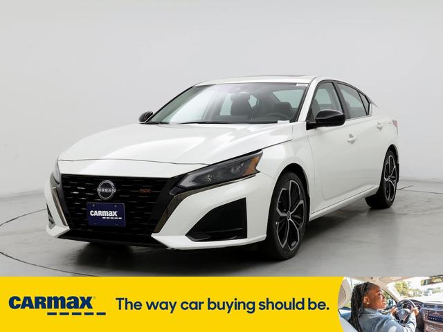 2023 nissan altima sr