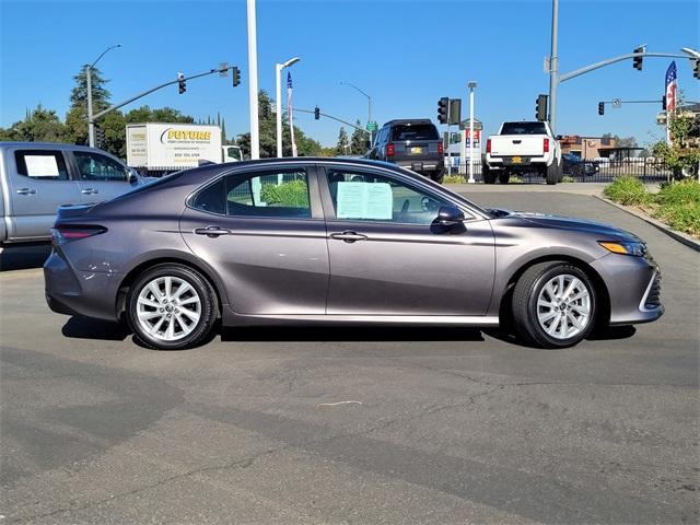 2023 toyota camry le