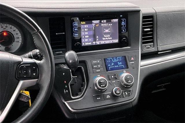 2016 toyota sienna se