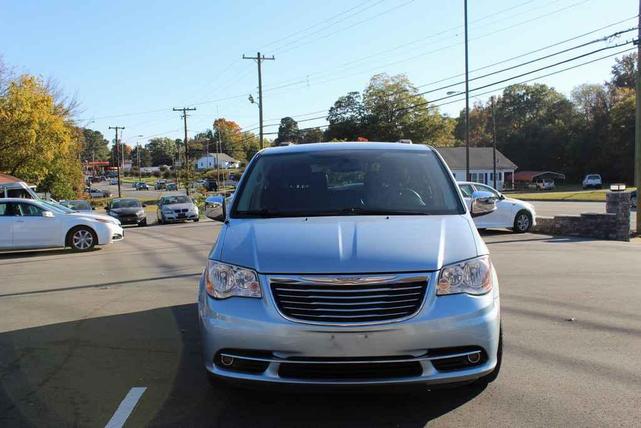 2016 chrysler town & country limited