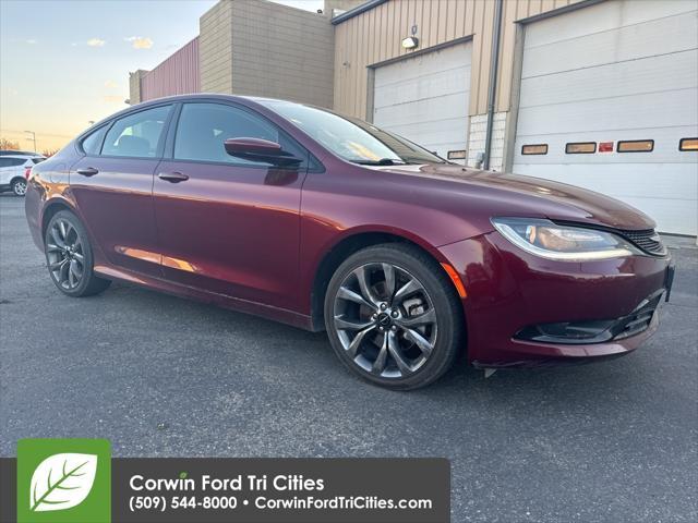 2015 chrysler 200 s