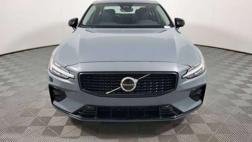 2024 volvo s60 b5 plus dark theme