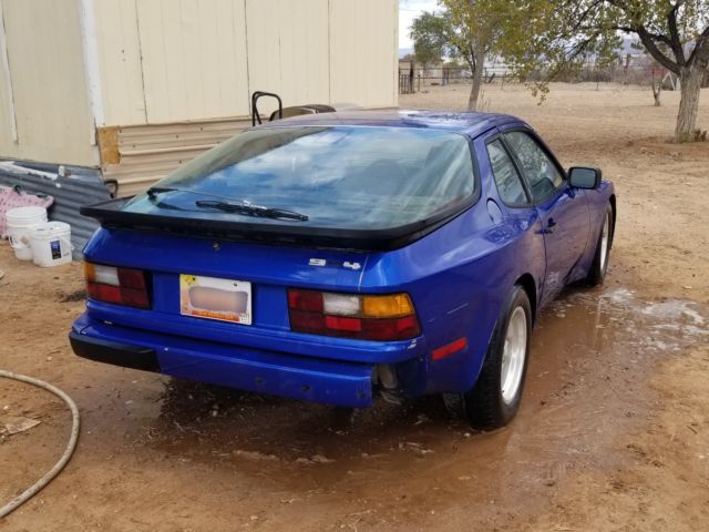 1986 porsche 944 base (not turbo) 2.5l