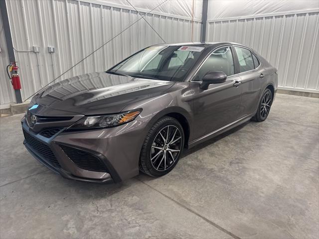2021 toyota camry se