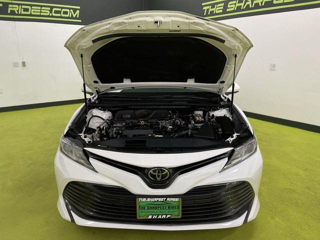2019 toyota camry le