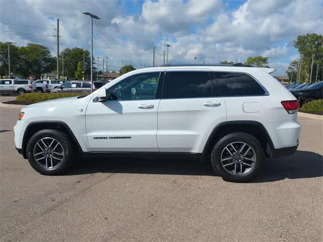 2020 jeep grand cherokee laredo