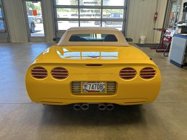 2000 chevrolet corvette base
