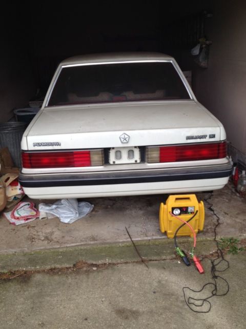 1987 plymouth reliant le sedan 4-door 2.2l