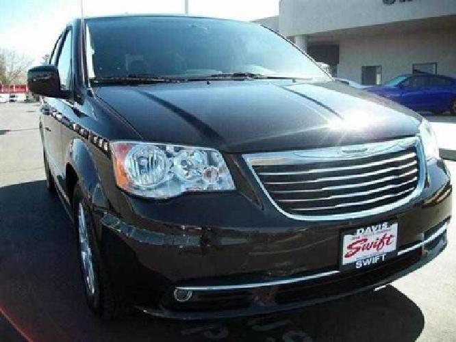 2013 chrysler town & country touring in davis, ca