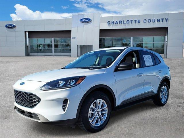2022 ford escape se