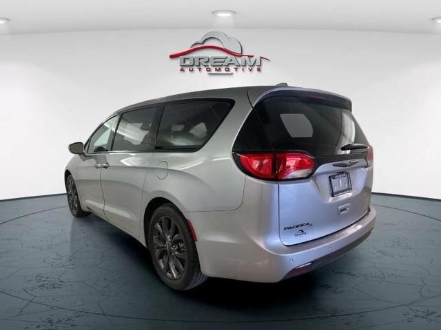 2020 chrysler pacifica touring