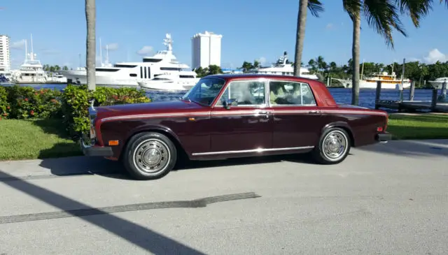 one of a kind silver shadow ii with tray tables, cocktail cab. & documentation