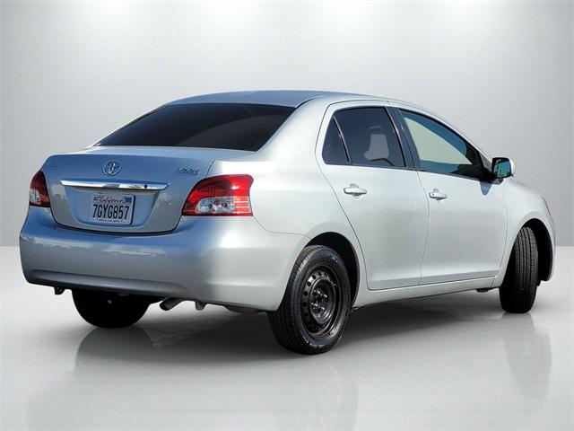 2010 toyota yaris base