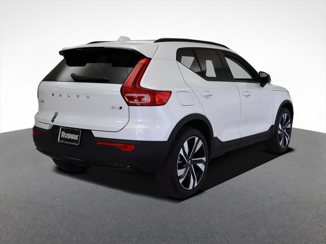 2025 volvo xc40 ultra dark theme