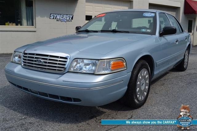 2003 ford crown victoria base