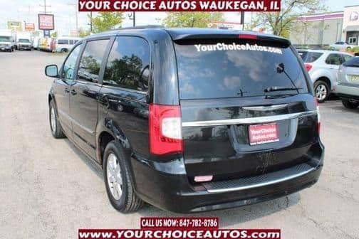 2011 chrysler town & country touring in waukegan, illinois