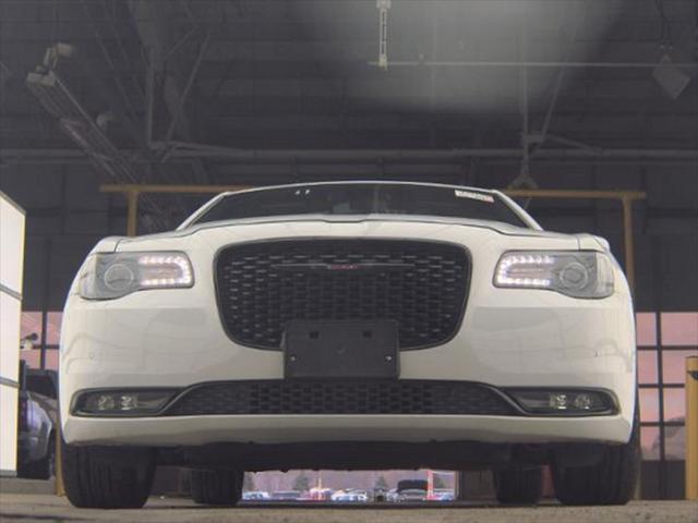 2023 chrysler 300 s
