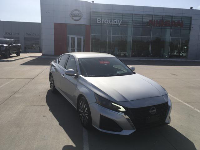 2023 nissan altima sv fwd