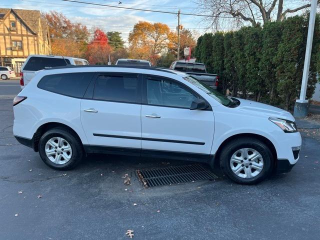 2016 chevrolet traverse ls