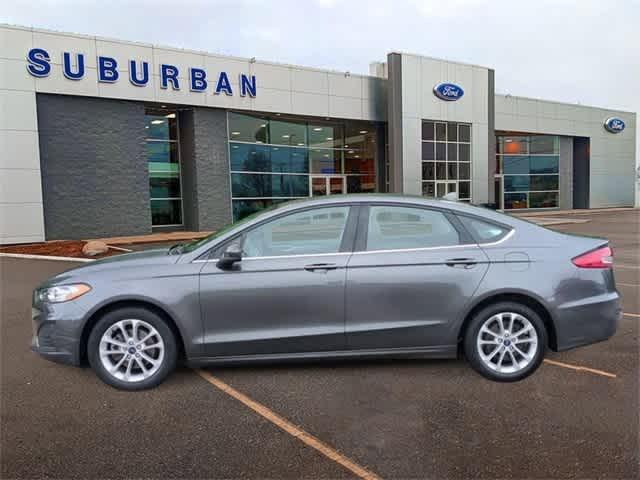 2020 ford fusion se
