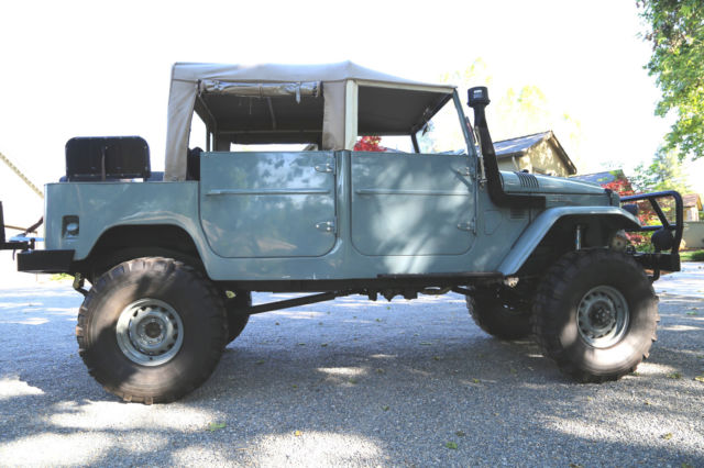 california custom fj40 4 door landcruiser with v-8 motor automatic 4x4 on off