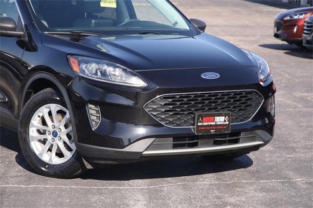2022 ford escape se
