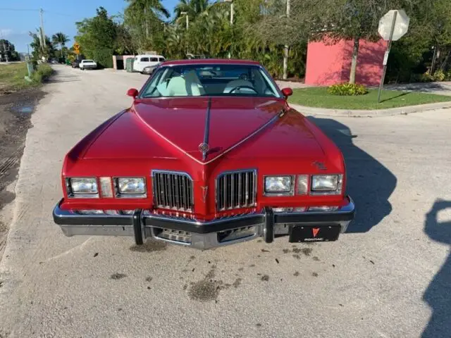 1977 pontiac grand prix 0 red select
