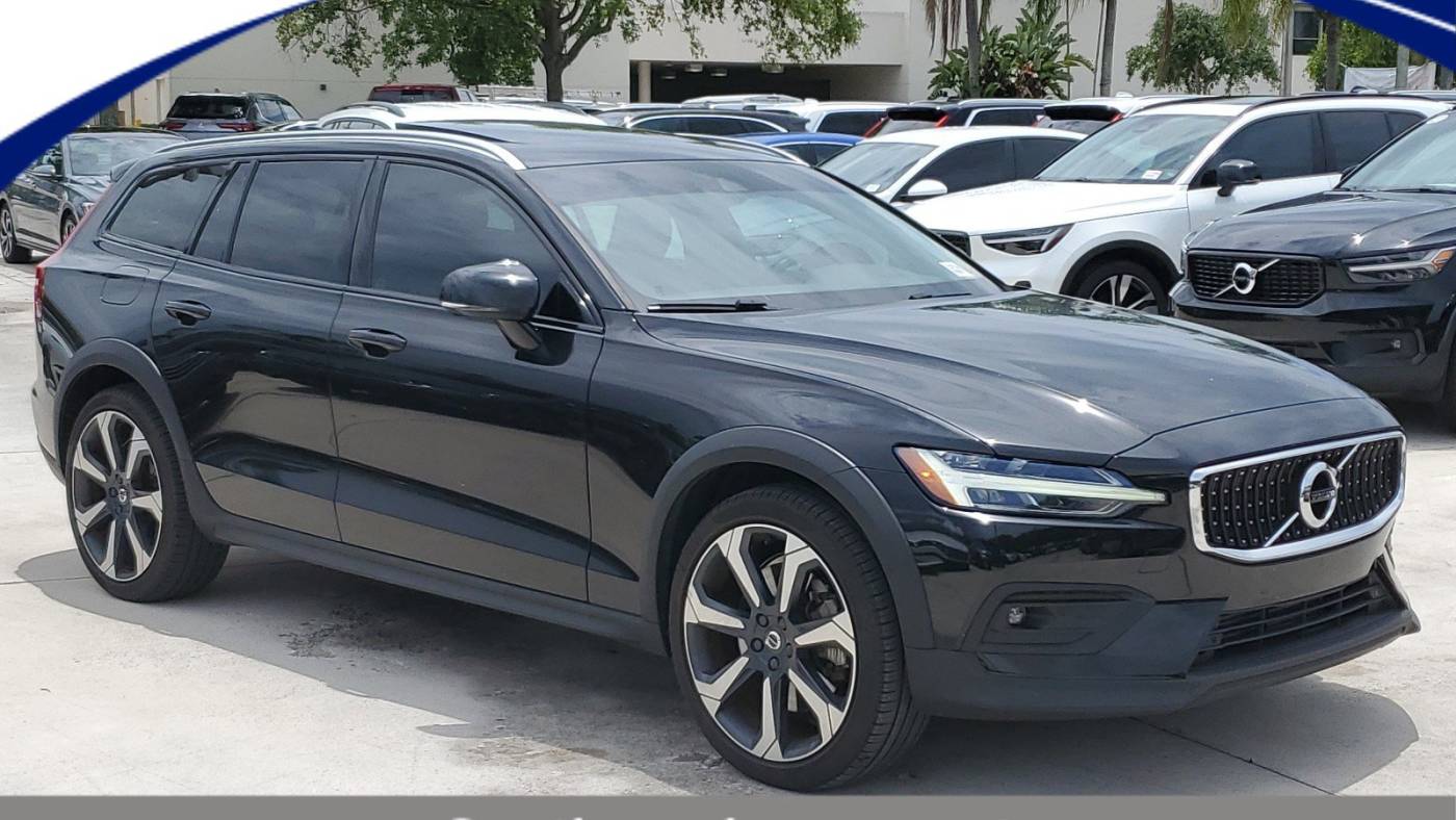 2021 volvo v60 cross country t5