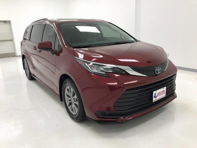 2021 toyota sienna le