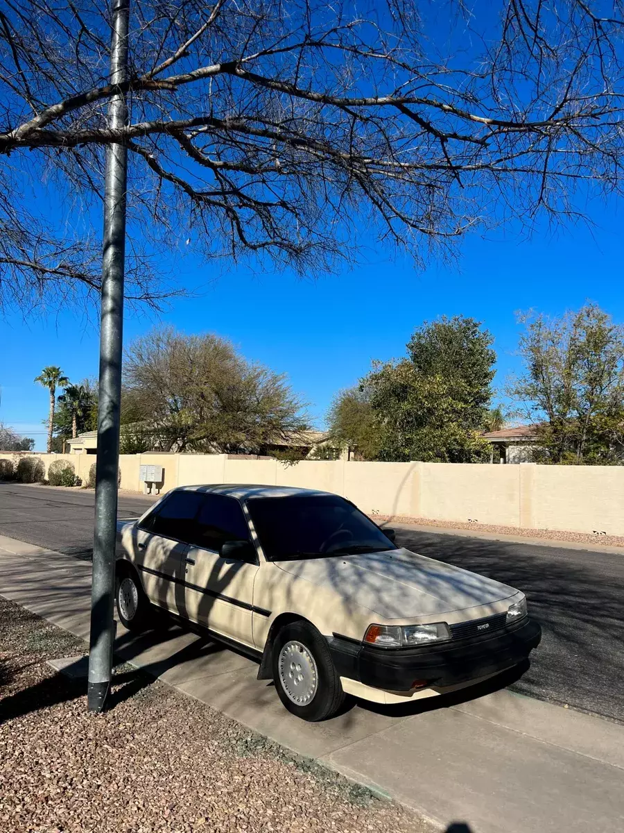 1987 toyota camry sedan white dlx