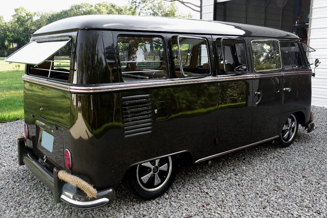 volkswagen type 2 deluxe