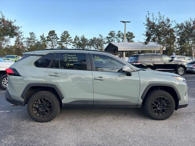 2022 toyota rav4 xle premium