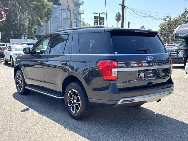 2022 ford expedition xlt