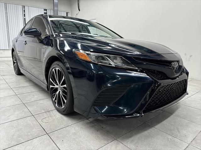 2019 toyota camry se
