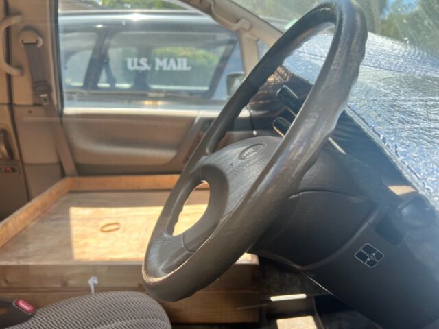 1994 toyota previa van right hand drive awd. perfect for postal and delivery