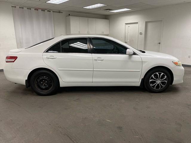 2010 toyota camry le
