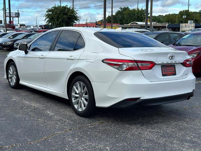 2020 toyota camry le