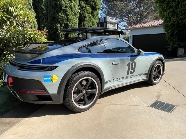 2023 porsche 911 dakar
