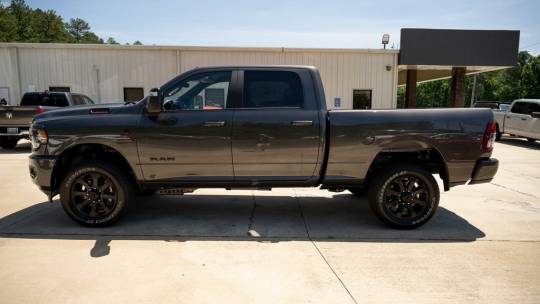 new 2024 ram 2500 big horn crew cab 6'4" box 4wd