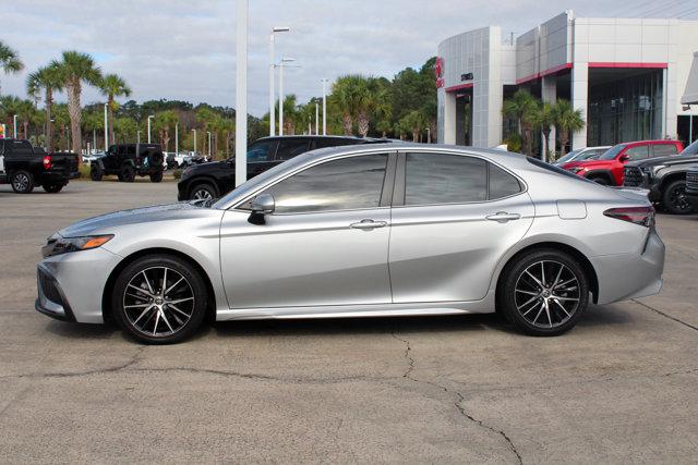 2022 toyota camry se