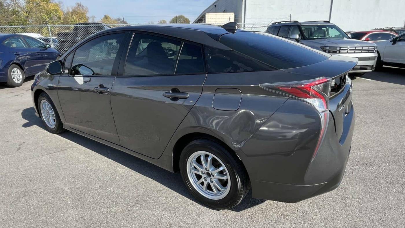 2018 toyota prius one