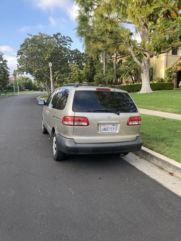 2001 toyota sienna ce