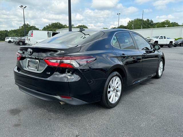 2022 toyota camry le