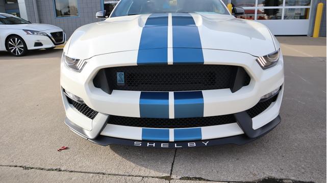 2020 ford shelby gt350 base
